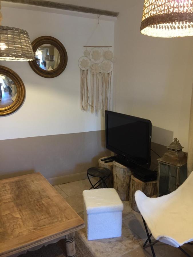 Chez Enzo Apartment Pierrevert ภายนอก รูปภาพ